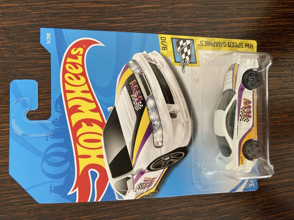 Hot wheels custom ’01 acura integra GSR dluga karta