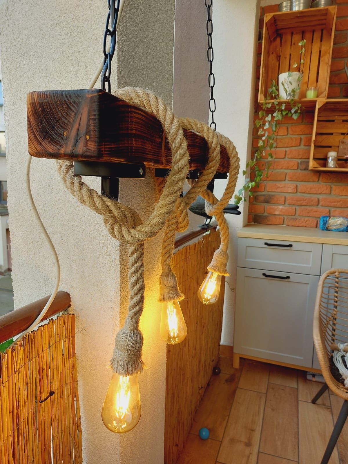 Drewniana lampa wisząca loft