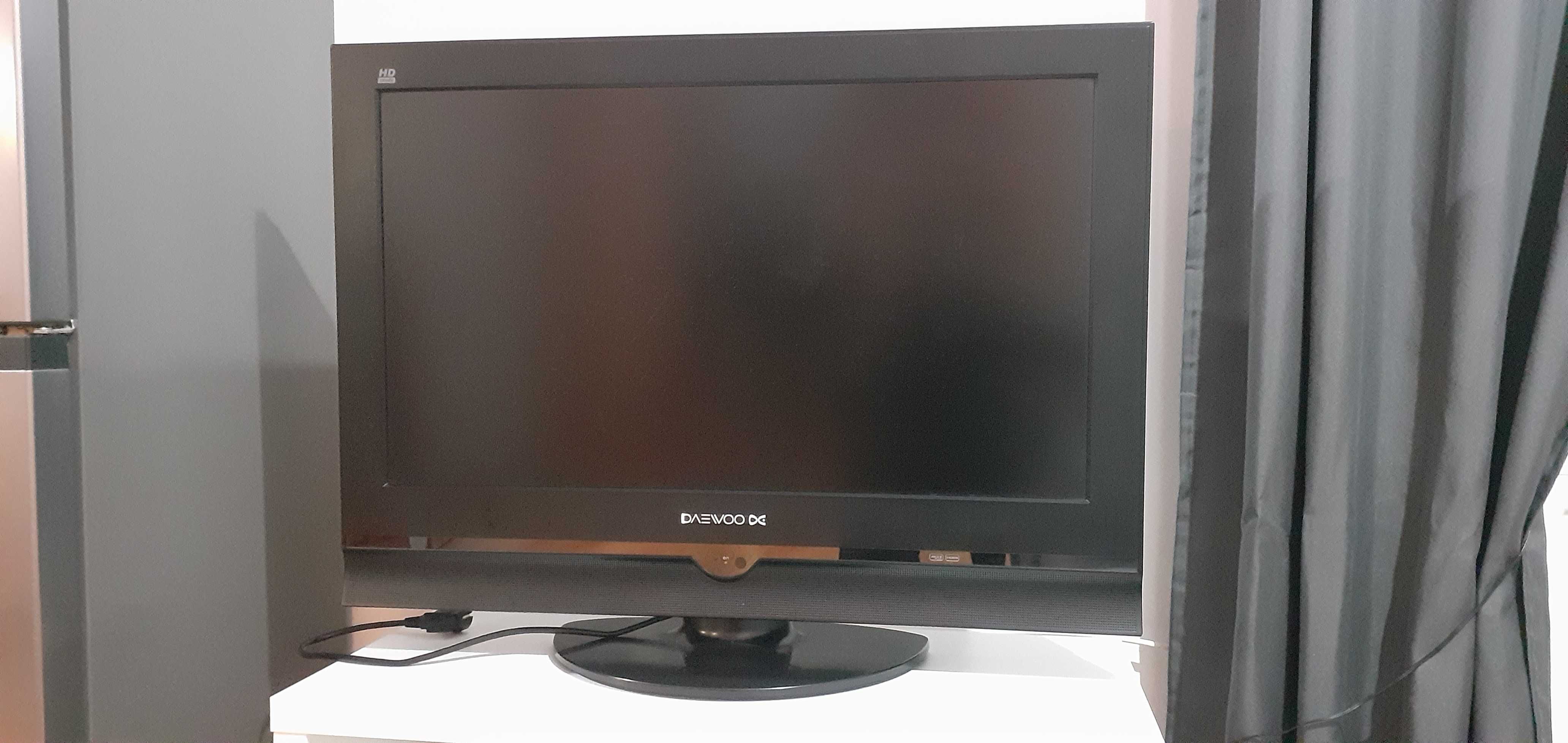 Telewizor DAEWOO LCD 32" model DLP-32C3FB