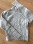 Sweter z perełkami i kamyczkami Reserved