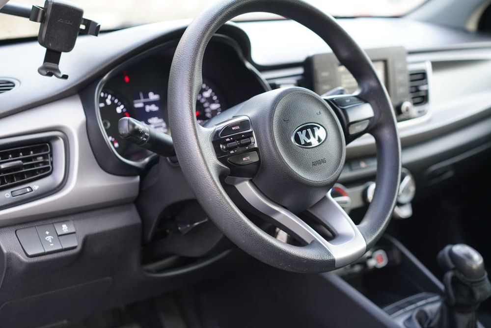 KIA RIO 2017 рік