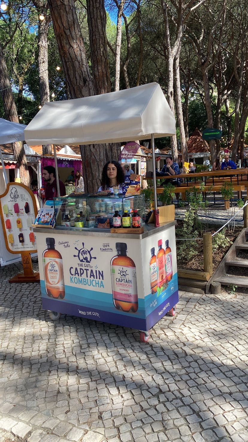 Carrinho móvel refrigerado com atrelado para transporte