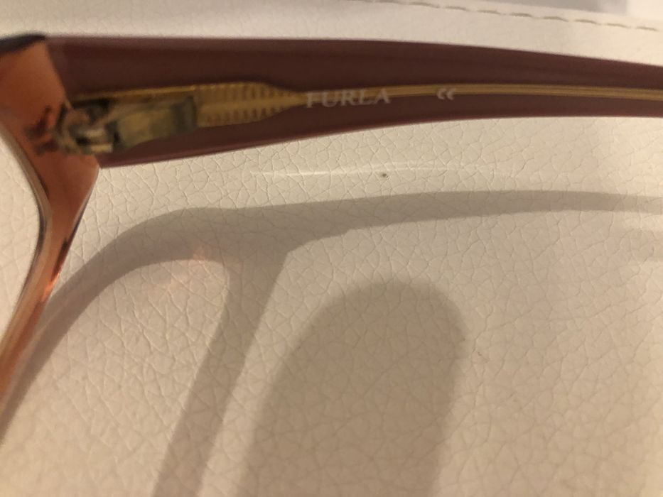 Armação de óculos graduados Furla com caixa