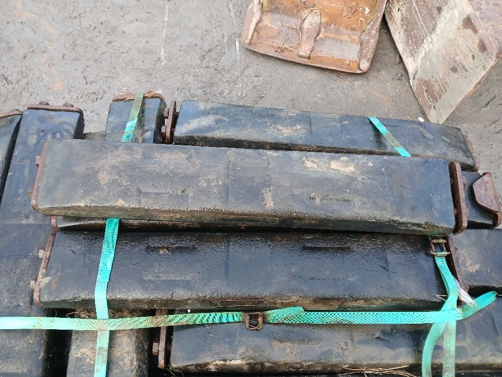 Nakładka gąsienicy gumowa do koparki na gąsienice stalowe 700mm