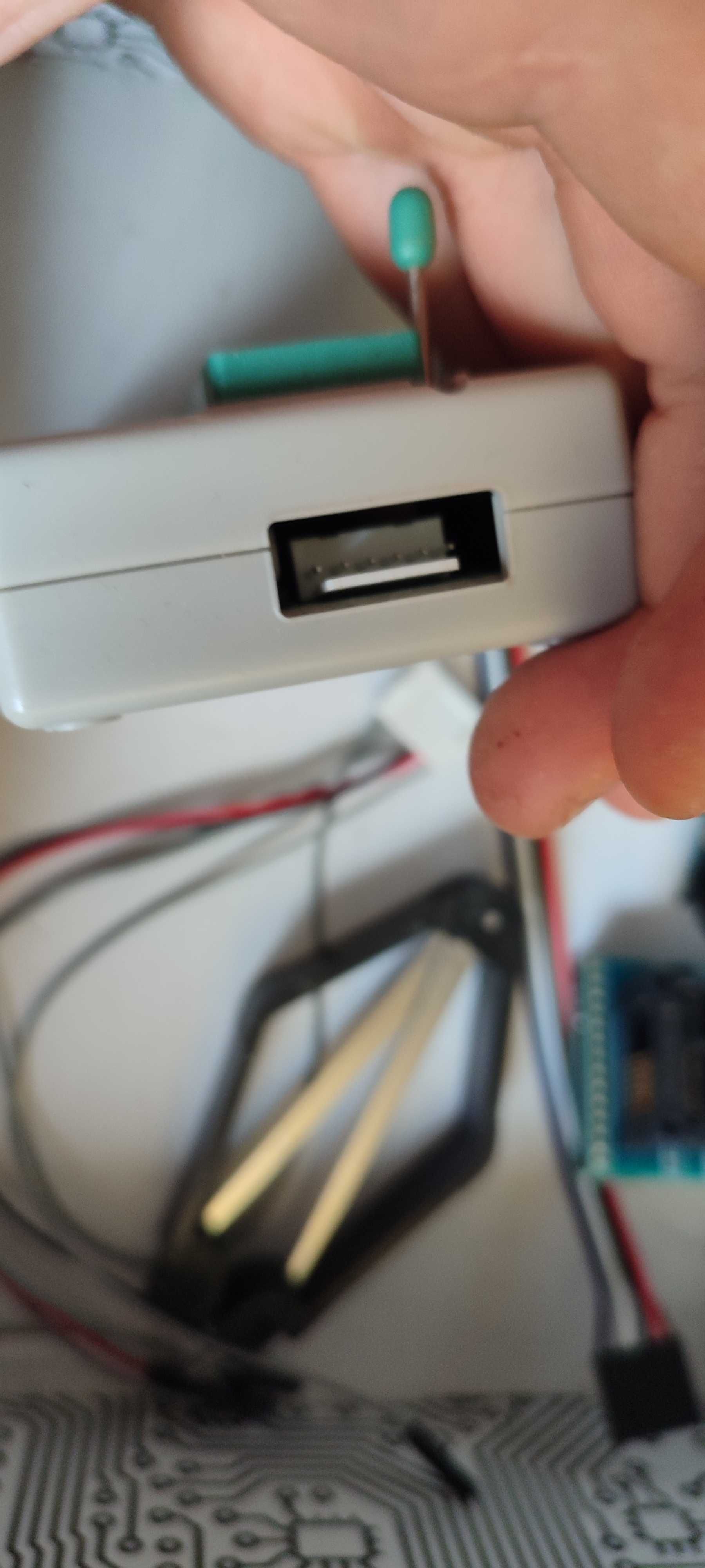 programator XGecu TL866 II plus + 9 adapterów