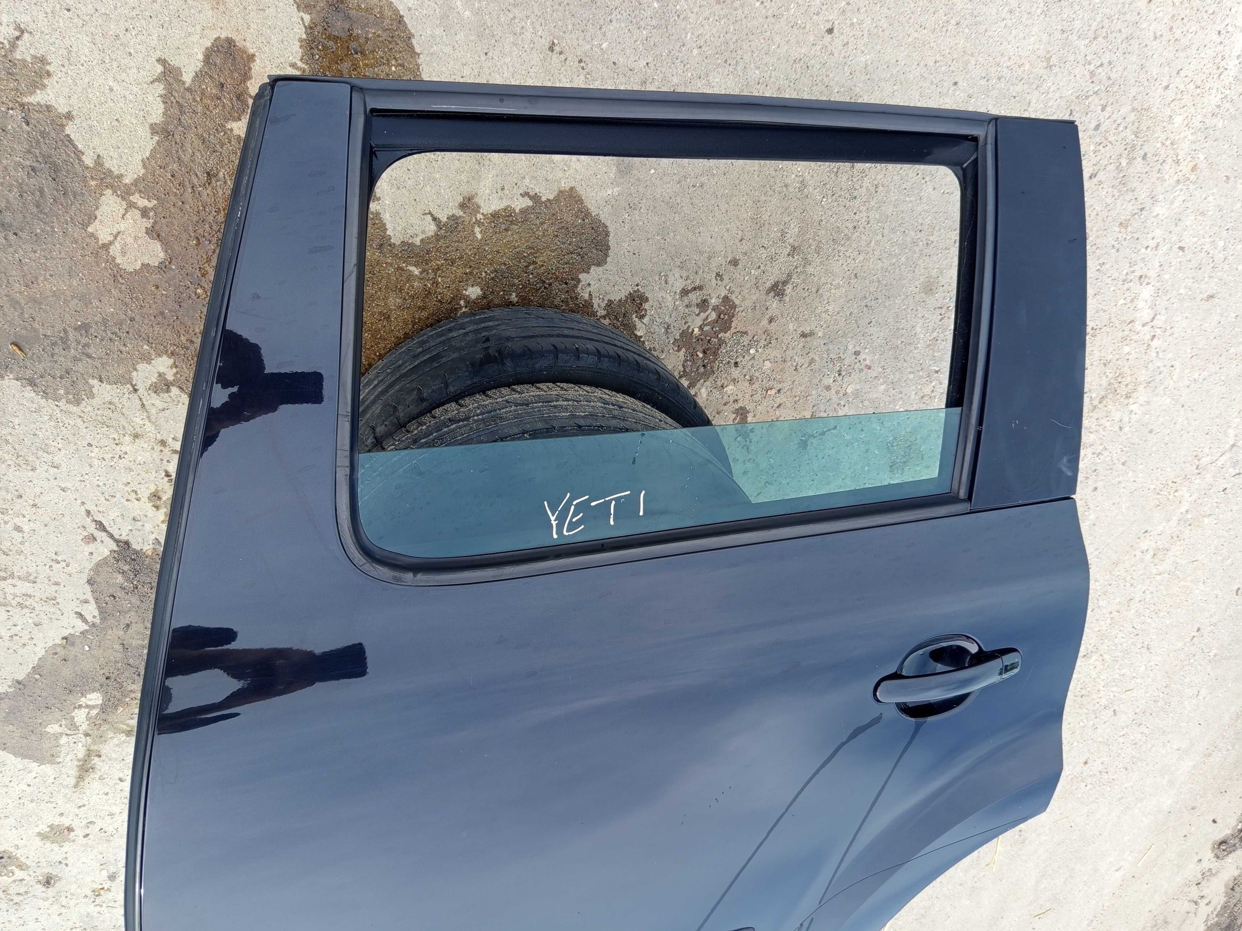SKODA YETI 5L0 Drzwi Lewe Tył tylne Kompletne