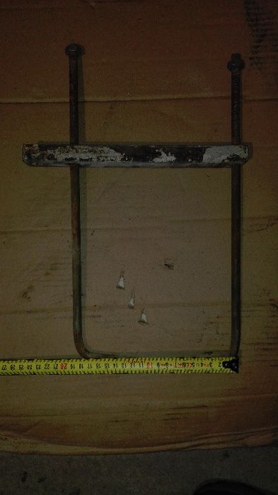 Przyrząd do montażu drewnianego szalunku pod strop ceglany
