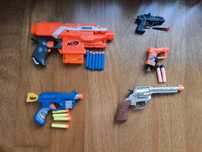 Armas de brinquedo em bom estado