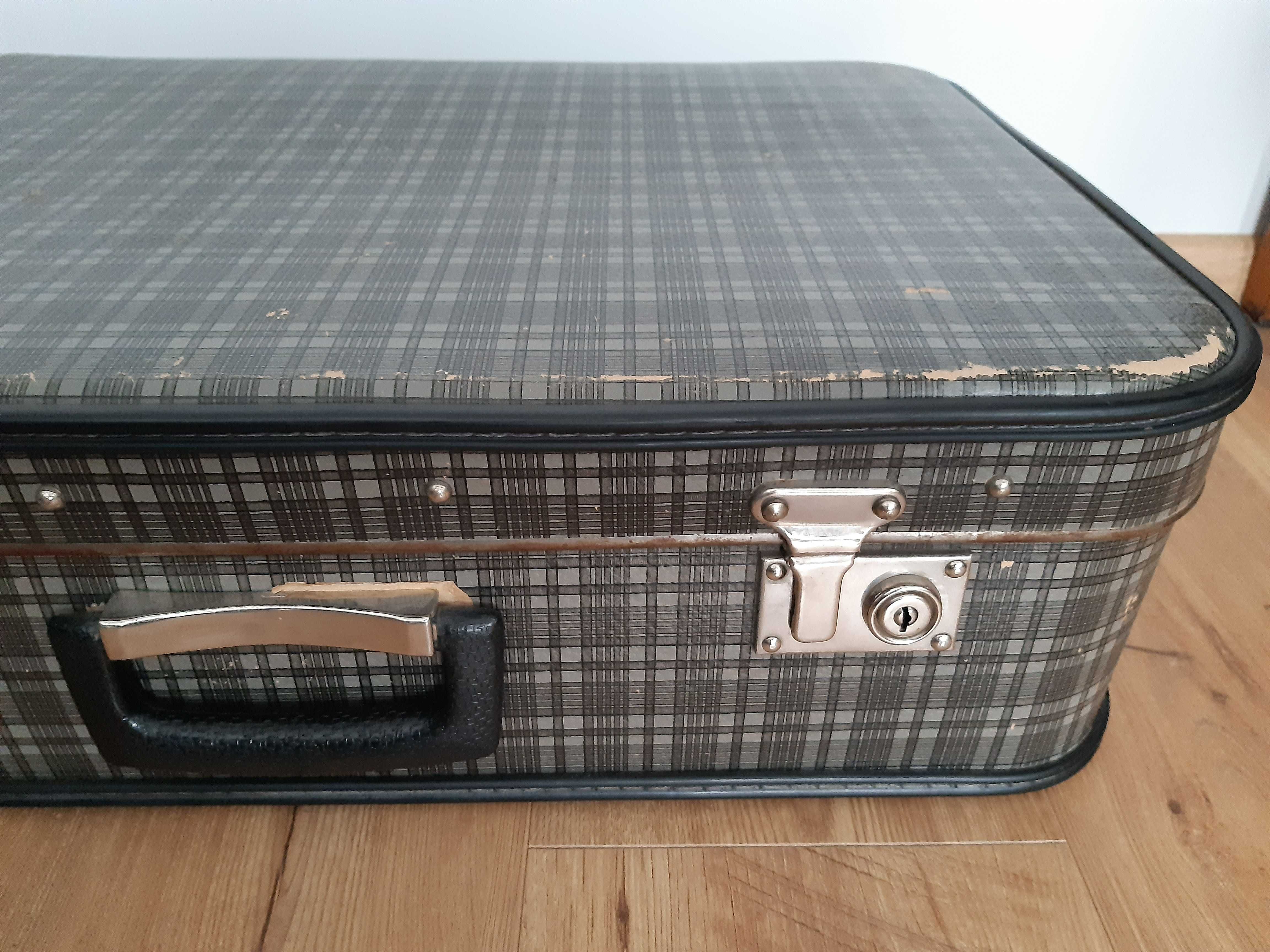 Stara walizka neseser PRL tekturowa szara w kratkę, beżowe wnętrze