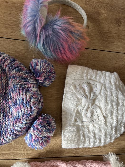 Czapki 6 sztuk, kominy, szale, nauszniki, kominiarka