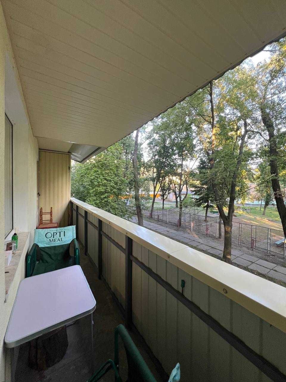 Простора 3-кімнатна Деснянський район, 2/9 поверх, 61 м² вул. Поповича