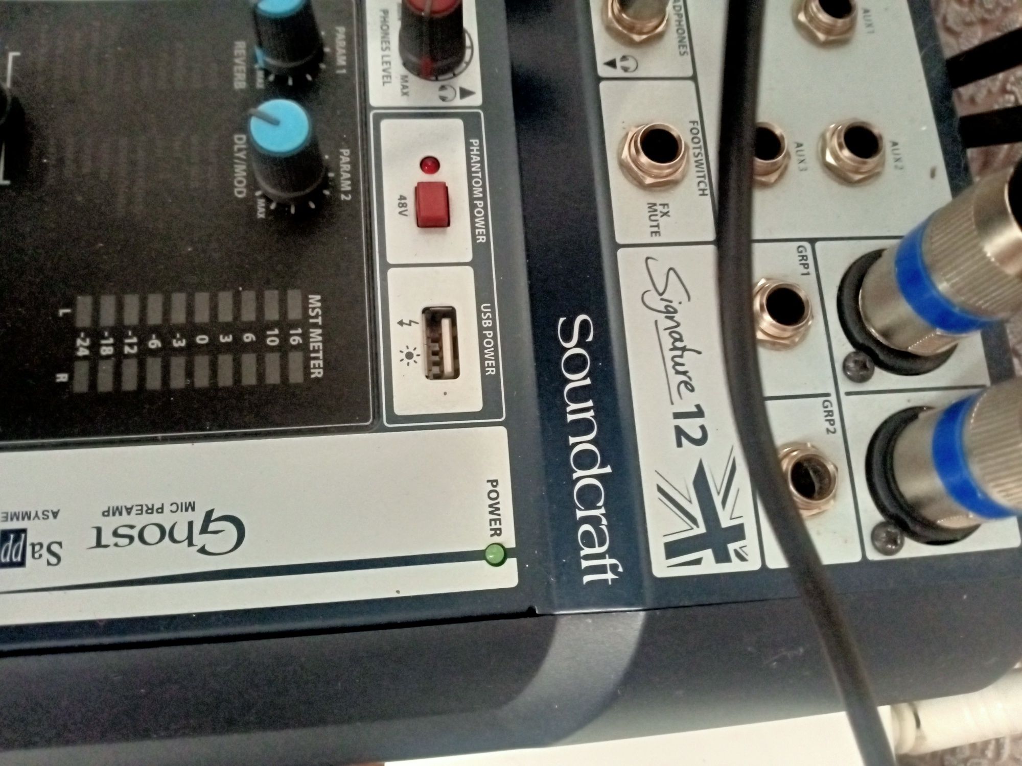 Продам микшерный пульт Soundcraft signature 12