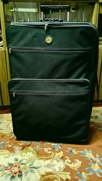 Чемодан очень большого размера на колесах 118см