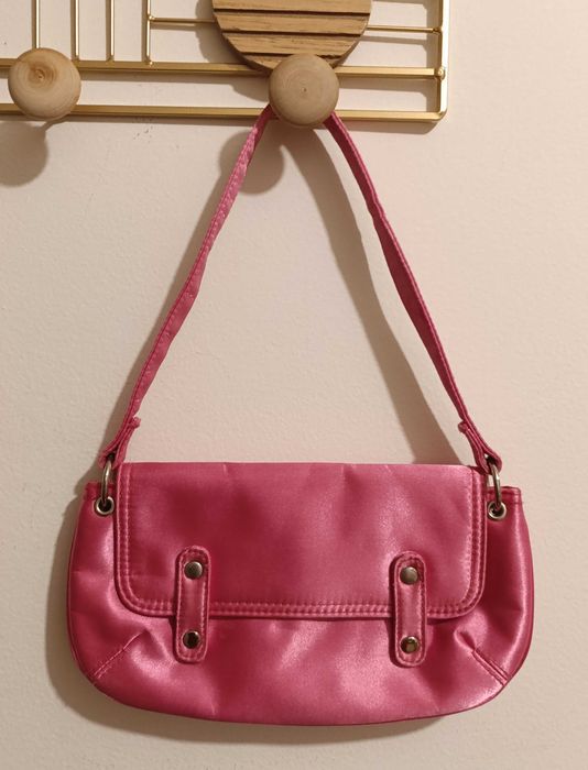 Carteira / Pouchete, Rosa, 2 bolsos internos sendo 1 com fecho - Biju