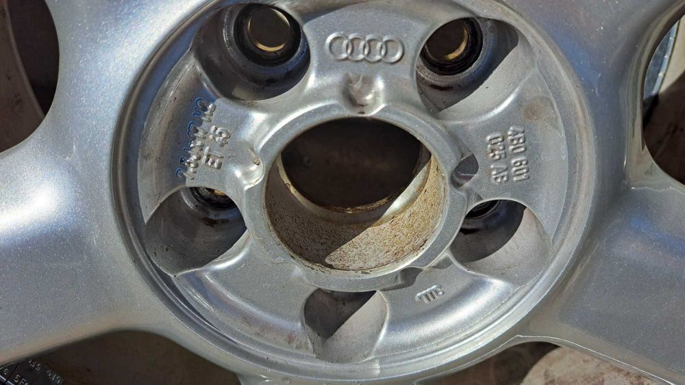 Felgi aluminiowe koła opony nowe wielosezon Audi 5X112 17" kpl