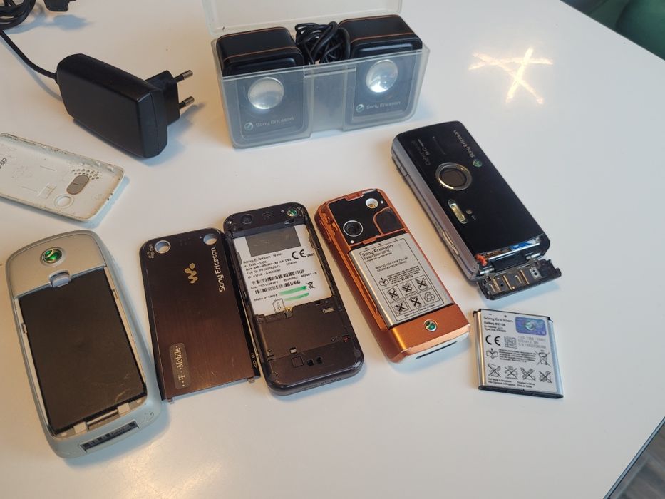 Mix telefonów SONY ERICSSON Walkman W890i K850i W200i T300i USZKODZONE