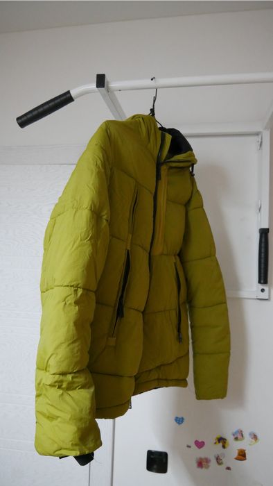 Продам чоловічу зимову куртку, тепла й легка.