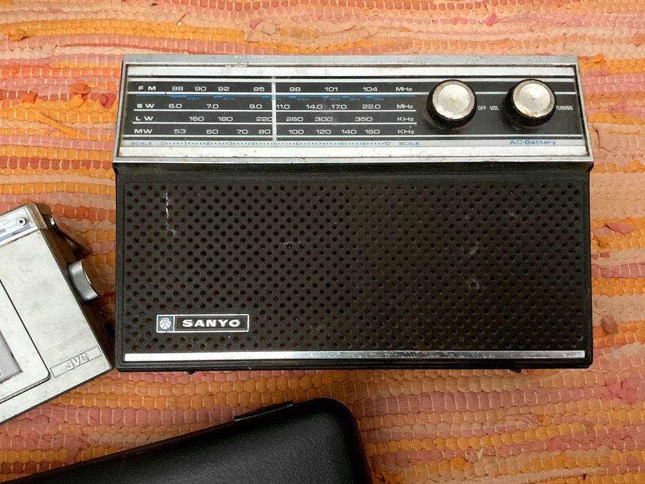 Rádios e Antenas Antigos (JVC / Sanyo / Sharp / Sony)