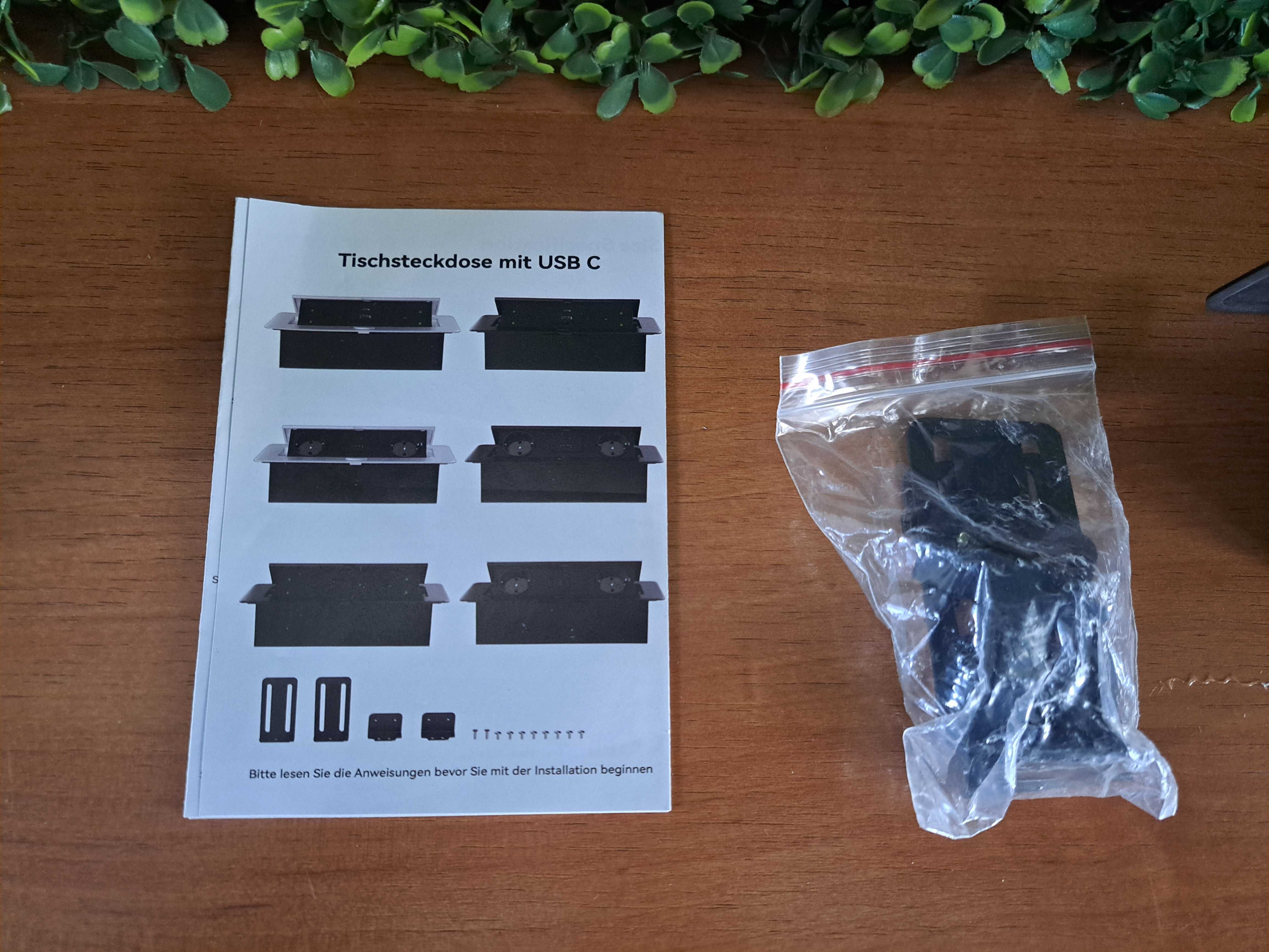 Gniazdo wpuszczane w blat czarne 2xUSB