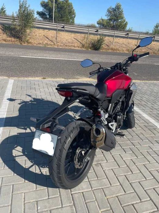 Honda CB300R - Impecável e Pronta a Andar!