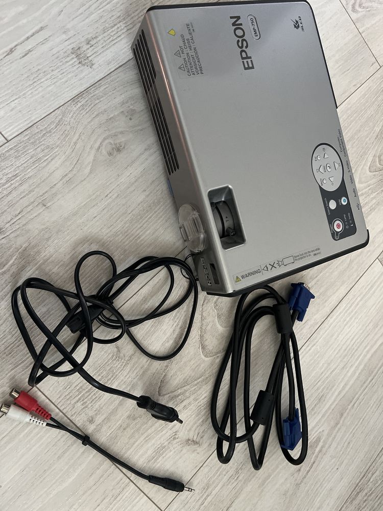 Rzutnik Epson EMP-750 dzialajacy Rzeszow
