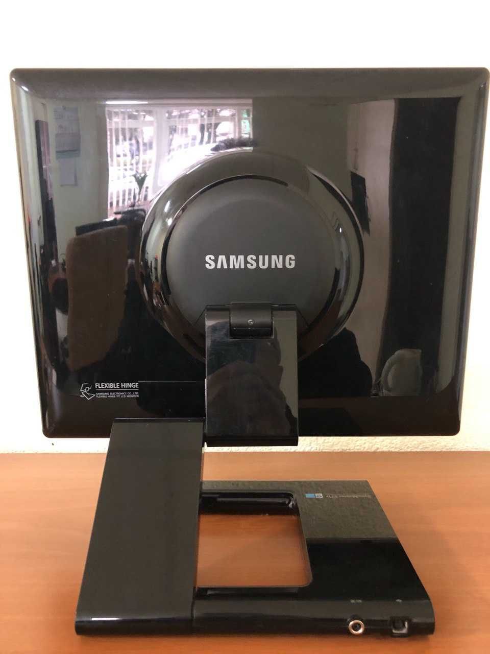 Монітори Samsung 19", Asus 19"