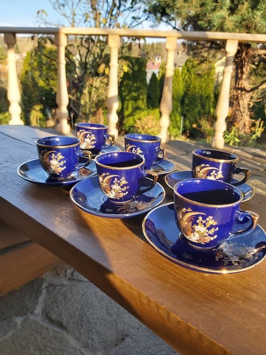 Filiżanki ze spodkami vintage kobaltowe granatowe kwiaty ptak.