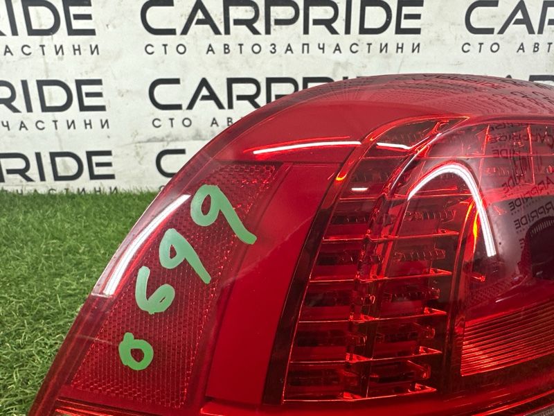 Задний фонарь левый Volkswagen Touareg NF 3.6 CGRA 2015