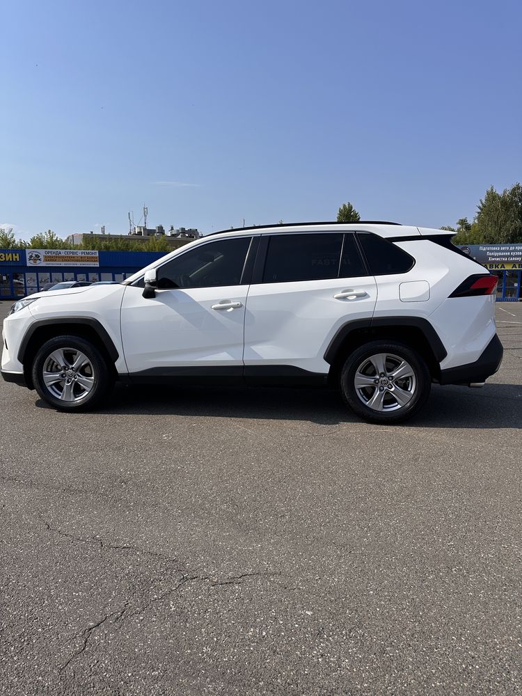 Toyota Rav4 2022 офійійна, на гарантіі