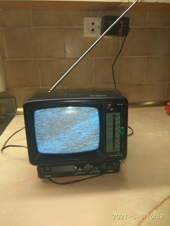 Telewizor przenośny z radiem " 5,5 " + zasilacz