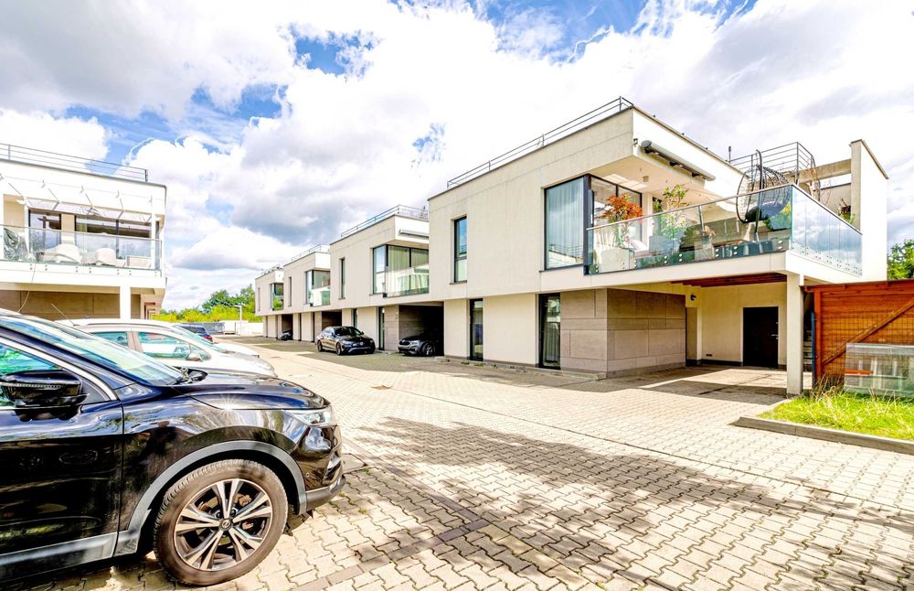 Sprzedam Mieszkanie ok 74 m2, 4 pokoje, Ogród, 2 miejsca postojowe !