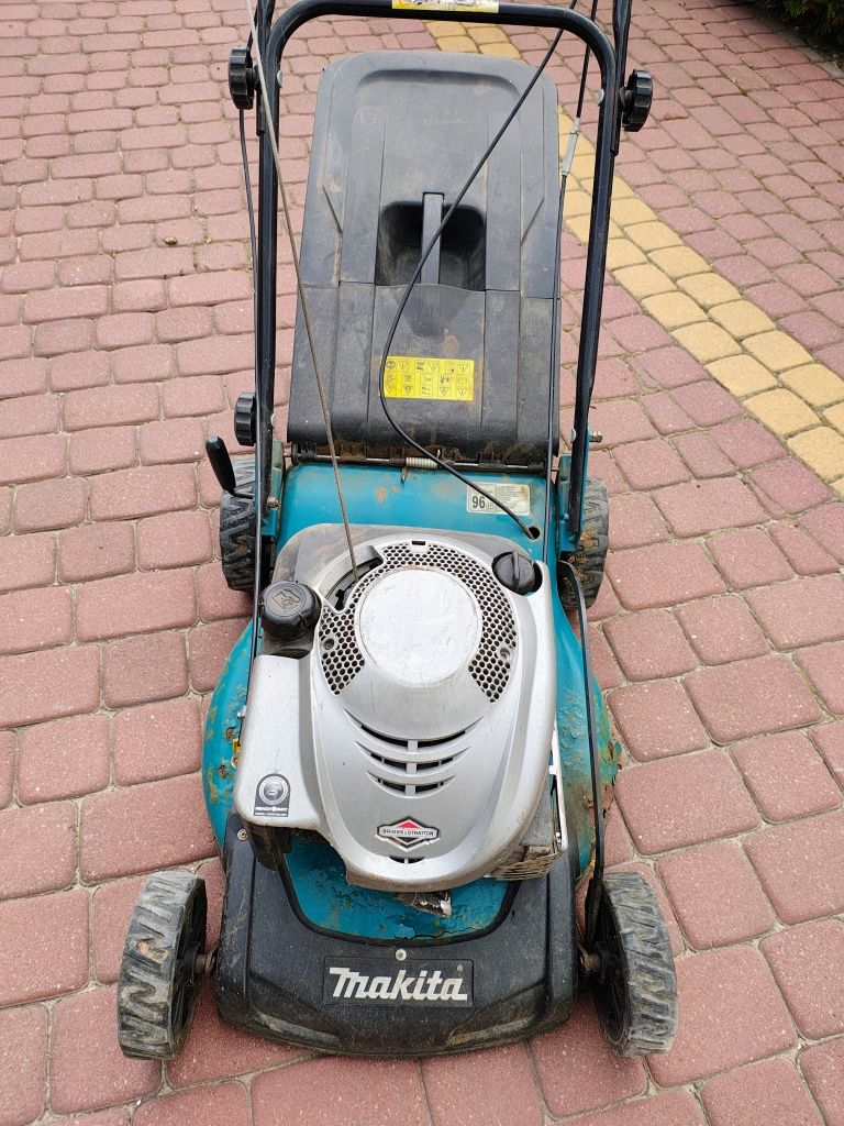 Kosiarka Makita PLM4611 silnik 190cc używana.
