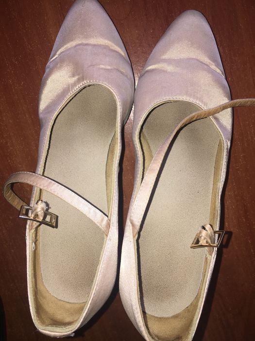 Туфлі для бальних танців