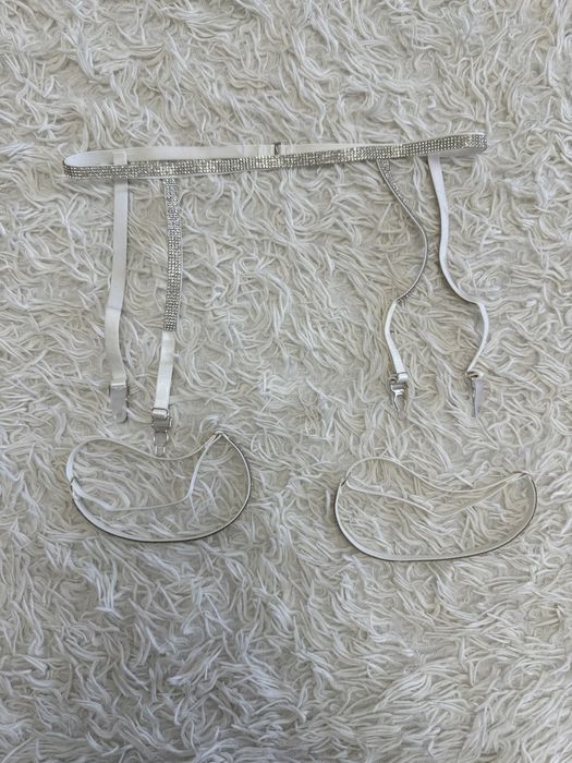 Набір мереживних корсетів та пояс з гартерами