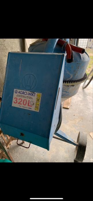 Betoniarka Agro wikt 320L robocza 200L