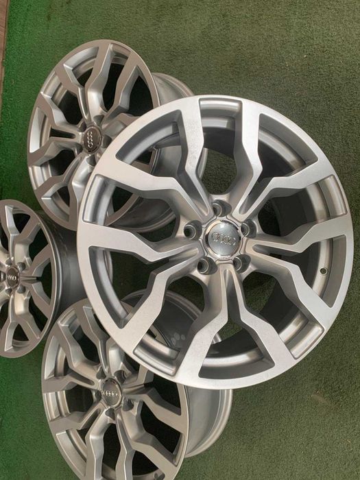 Диски Audi R18 5x112 J8 ET40 ЦО:66.6