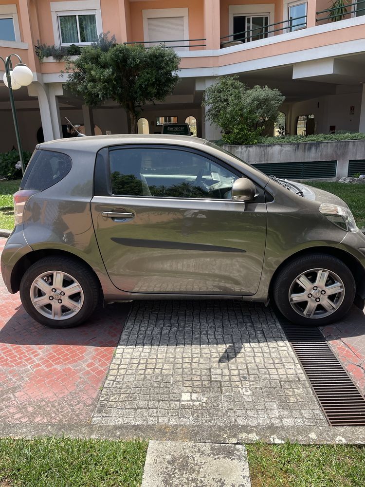 Toyota IQ 2010-1.0