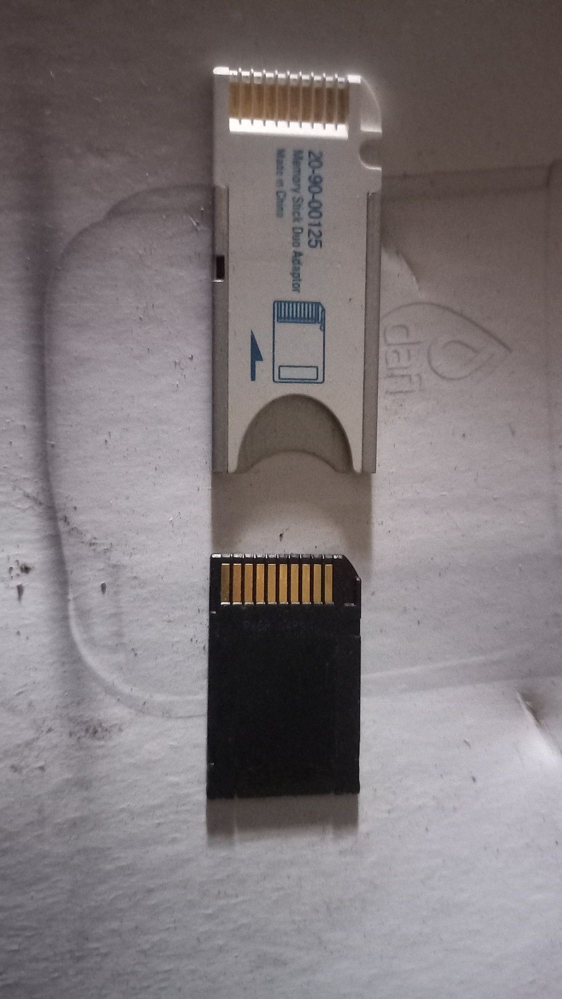 Karta pamięci micro SD z adapterem i karty SD