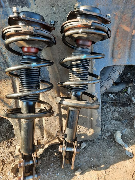 Продам стойки TOYOTA CARINA E 1,6