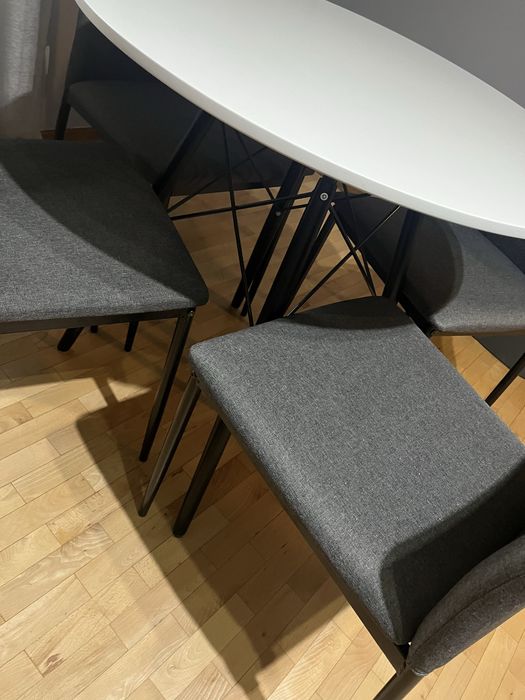 Sprzedam stol z krzeslami