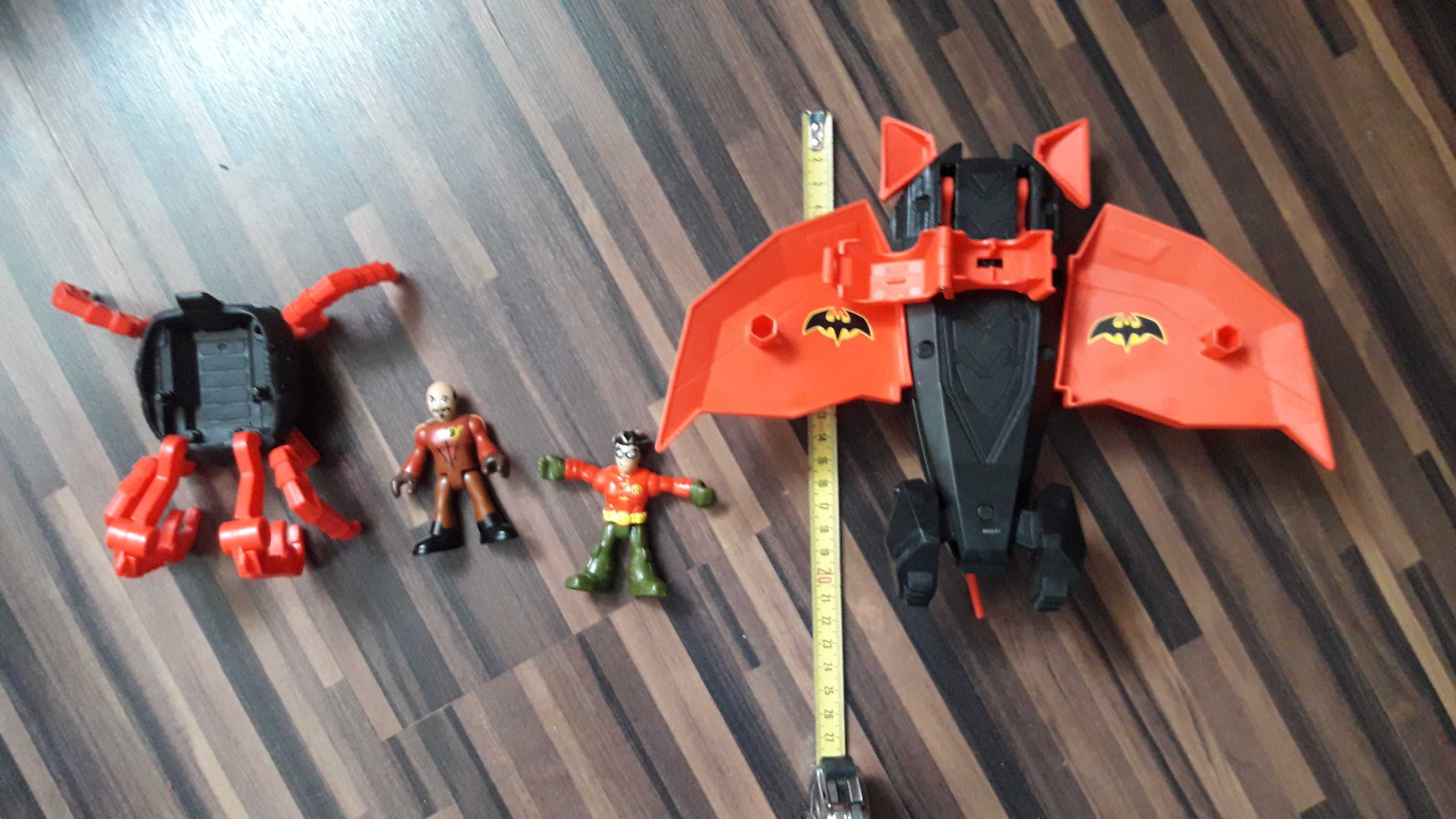Batman samolot 20 cm i pająk Mattel DC Comics zestaw