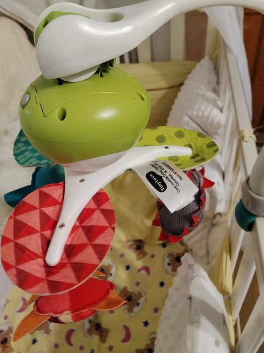 Моби и дуга на кроватку