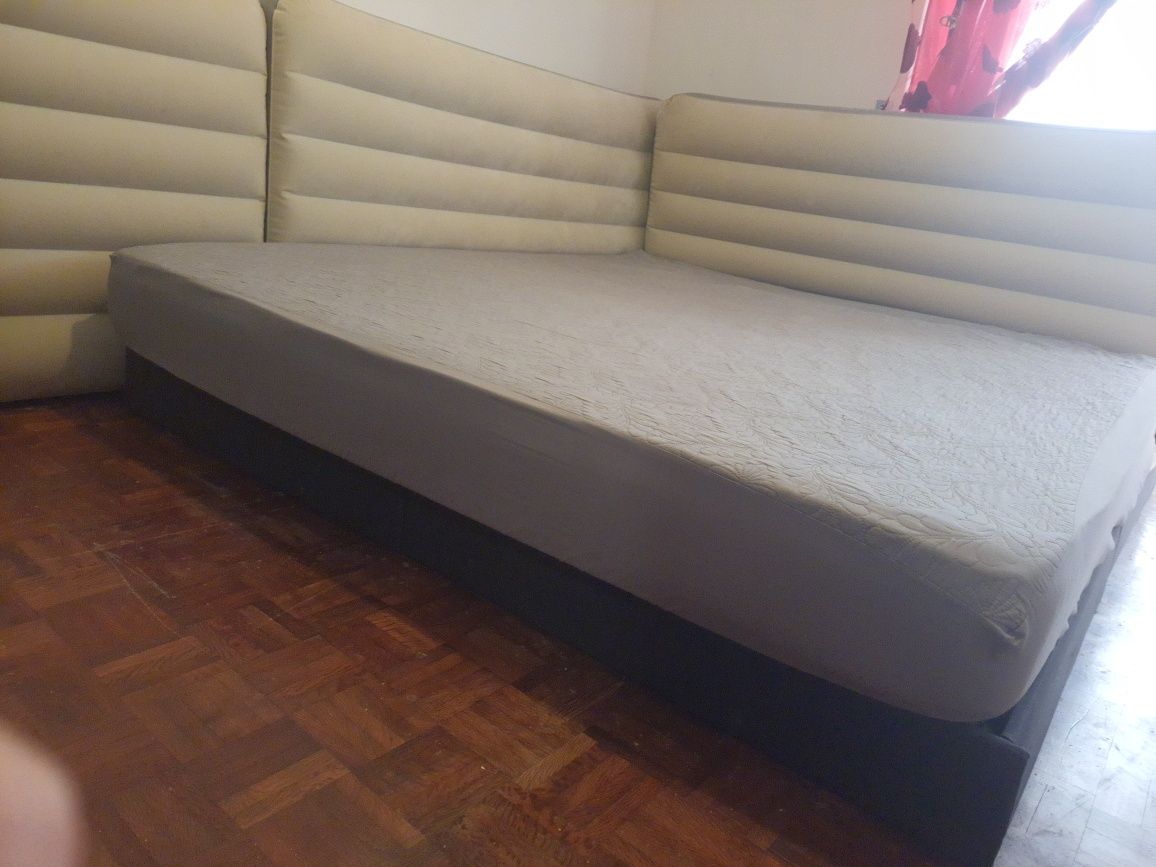 Cama com colchão