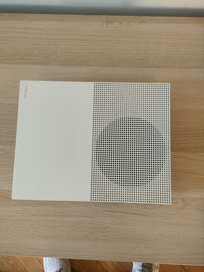 Xbox one s 1t 2 pady