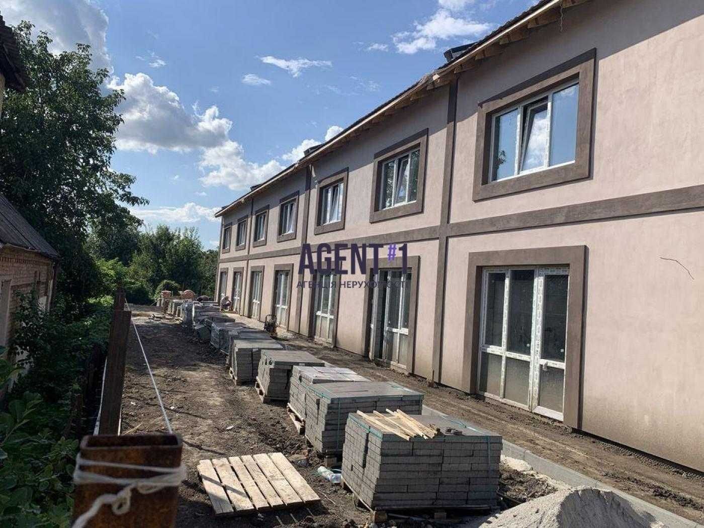 Продаж таунхауса  Вишневе 117 кв.м. з центральними комунікаціями.