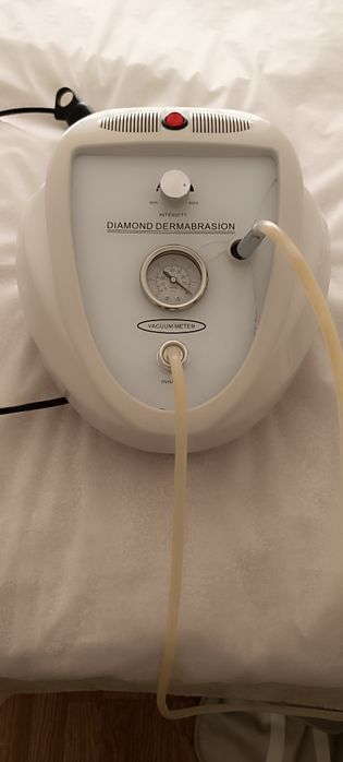 Vendo máquina de microdermoabrasão usada