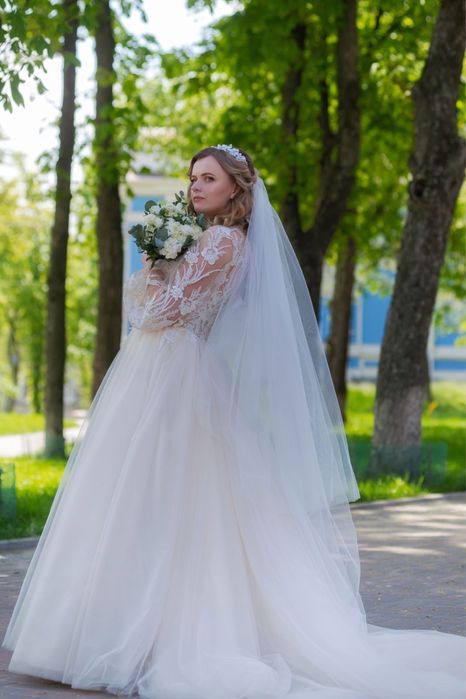 Весільна сукня/ терміновий продаж/ можливий торг