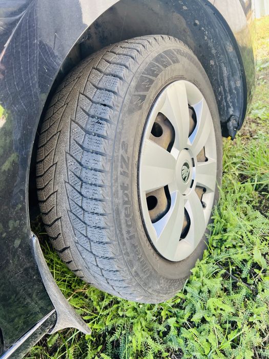 Диски с резиной и колпаками 5-100 r 15 , 185/65