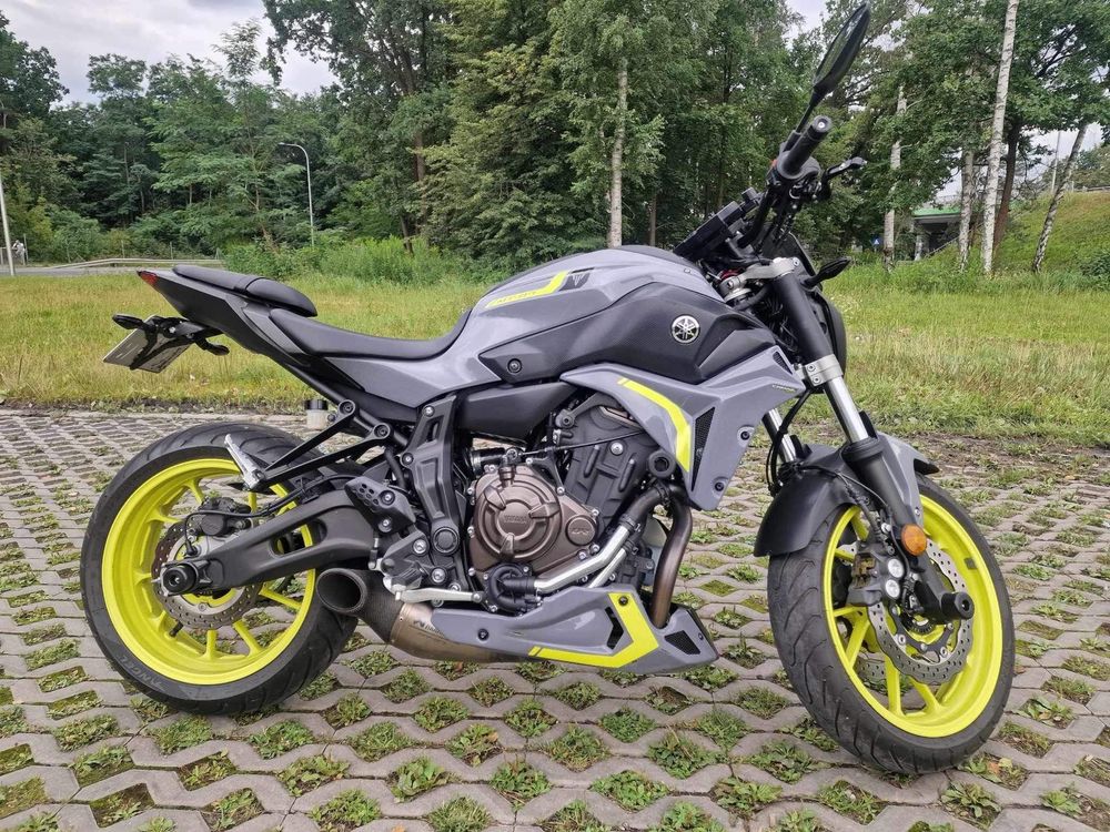 Yamaha Mt07, piękna z wieloma dodatkami!!