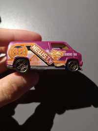 HOT WHEELS Chrysler 2007 CUSTOM 77 Dodge van news tv 68